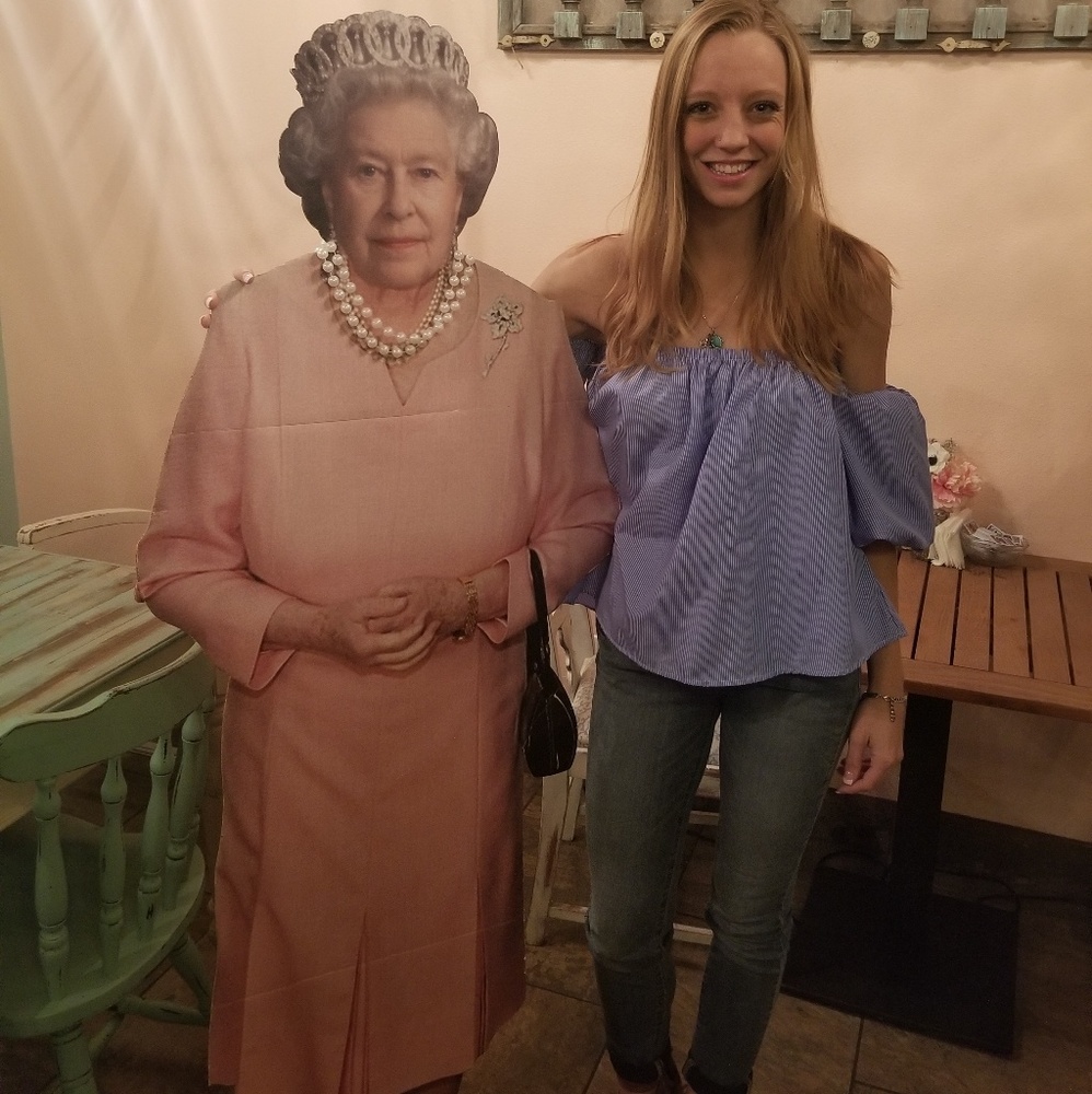 Meet your Posher, Brittney